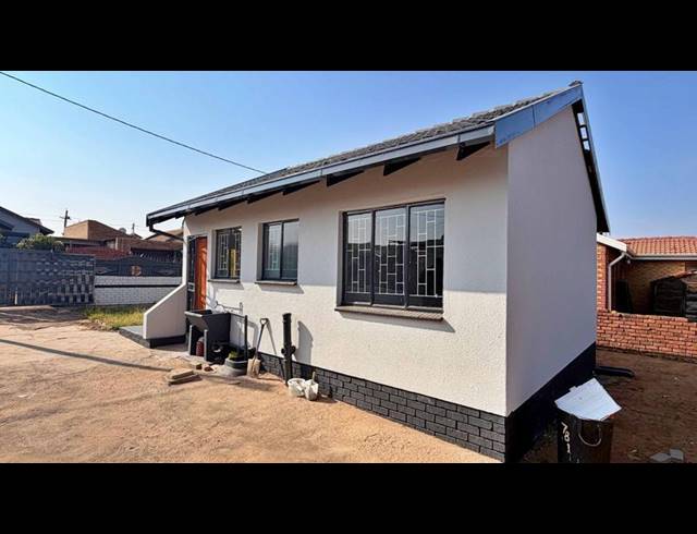 2 BEDROOM HOUSE FOR SALE IN SOSHANGUVE WW